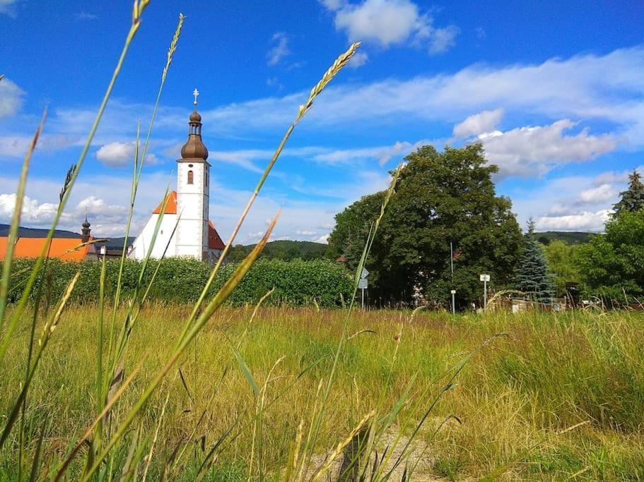 "Stone'S Throw" Krumlov 5 Min By Car, Lipno 15 Min By Car, 2 Bdrooms,Playroom Kájov Exterior foto